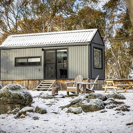Big Yard Escapes - Two Off-Grid Tiny Houses On The Mowamba River جيندابين المظهر الخارجي الصورة