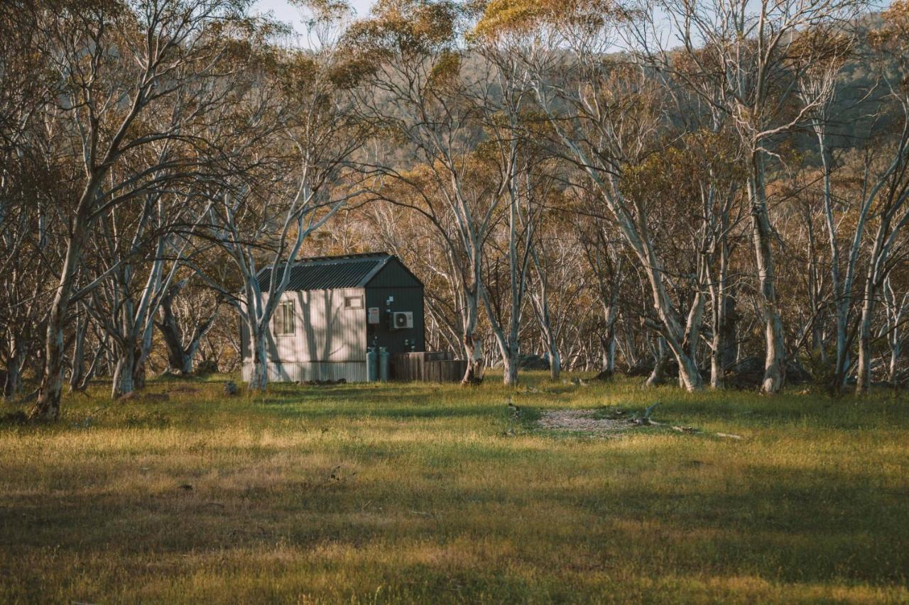Big Yard Escapes - Two Off-Grid Tiny Houses On The Mowamba River جيندابين المظهر الخارجي الصورة