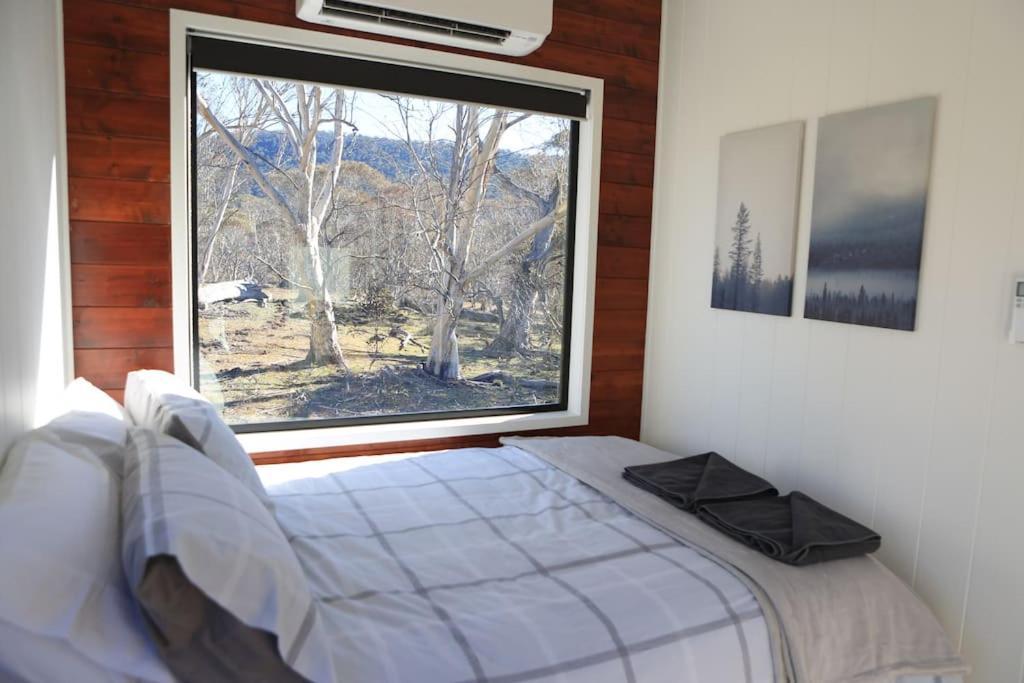 Big Yard Escapes - Two Off-Grid Tiny Houses On The Mowamba River جيندابين المظهر الخارجي الصورة